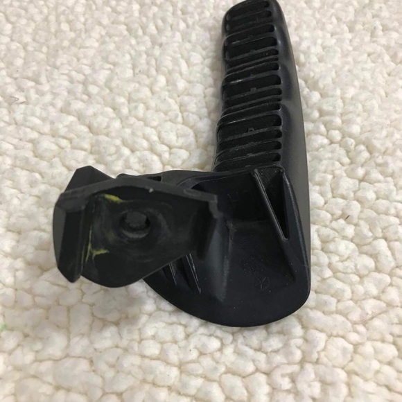 2002 - 2010 Dodge Ram OEM Front Left Door Interior Handle Part No 127AB32743H - Picture 5 of 10